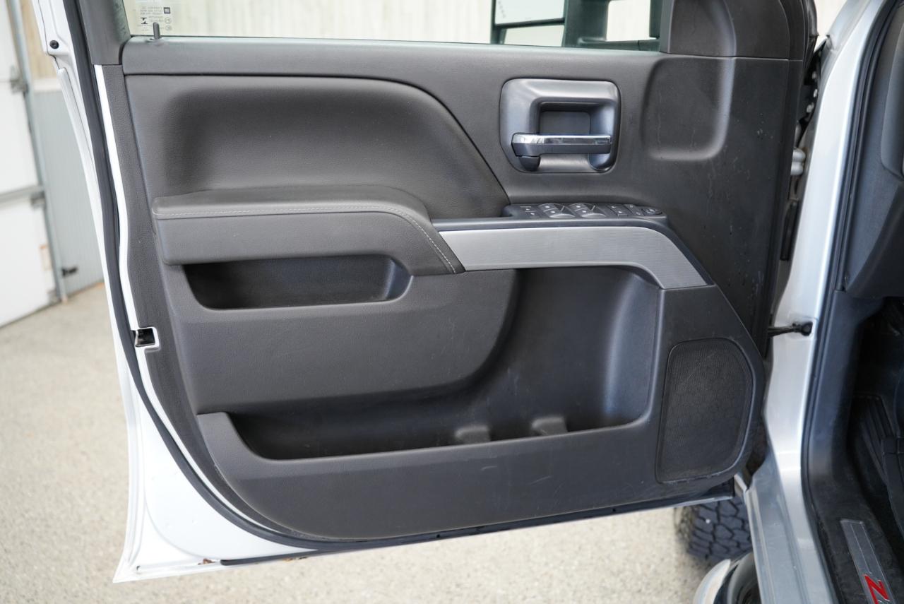 Chevrolet Silverado 3500HD 4WD Crew Cab 153.7" LT 2015