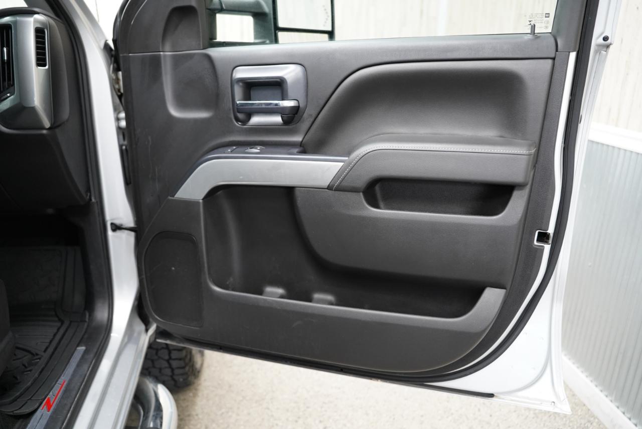 Chevrolet Silverado 3500HD 4WD Crew Cab 153.7" LT 2015