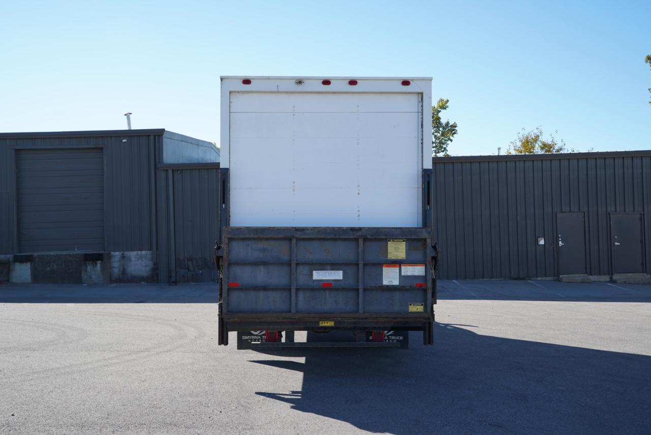 Ford Super Duty F-550 DRW 2WD Crew Cab 200" WB 84" CA XL 2011