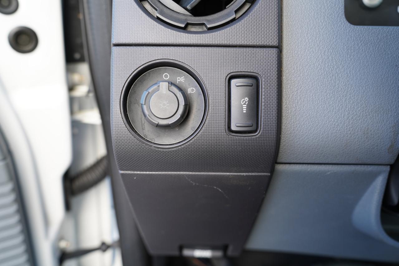 Ford Super Duty F-550 DRW 2WD Crew Cab 200" WB 84" CA XL 2011