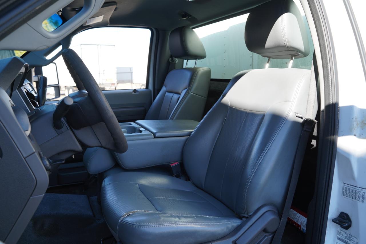 Ford Super Duty F-550 DRW 2WD Crew Cab 200" WB 84" CA XL 2011