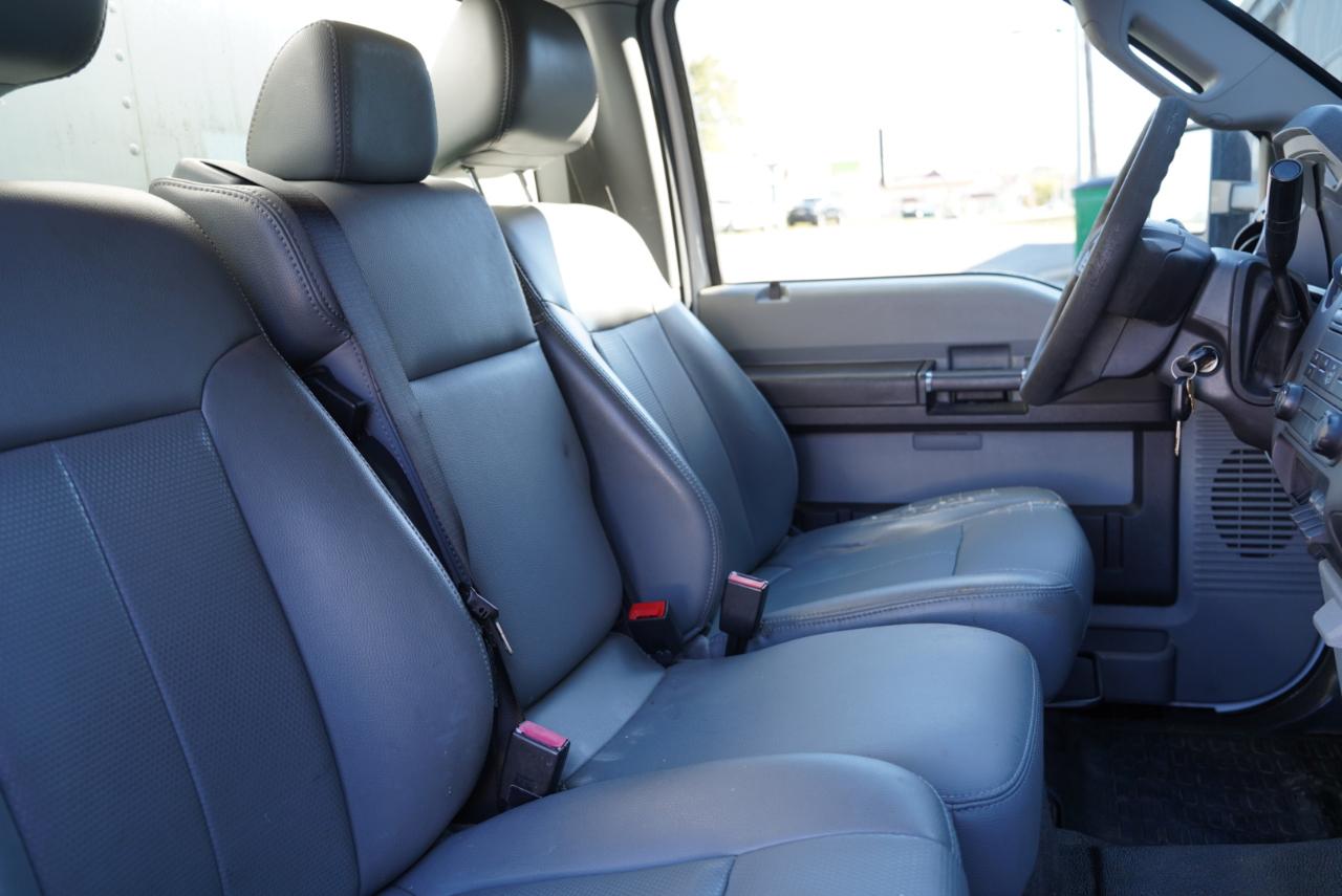 Ford Super Duty F-550 DRW 2WD Crew Cab 200" WB 84" CA XL 2011