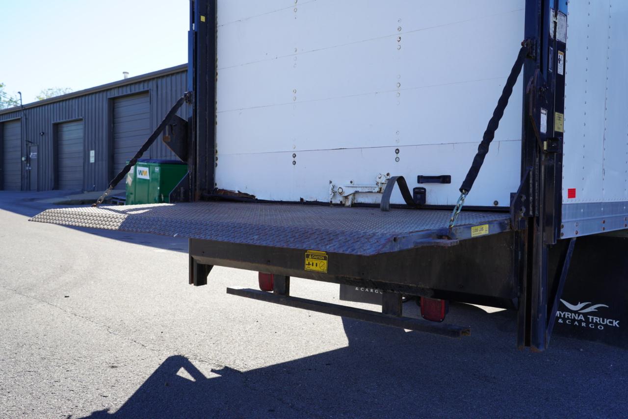 Ford Super Duty F-550 DRW 2WD Crew Cab 200" WB 84" CA XL 2011