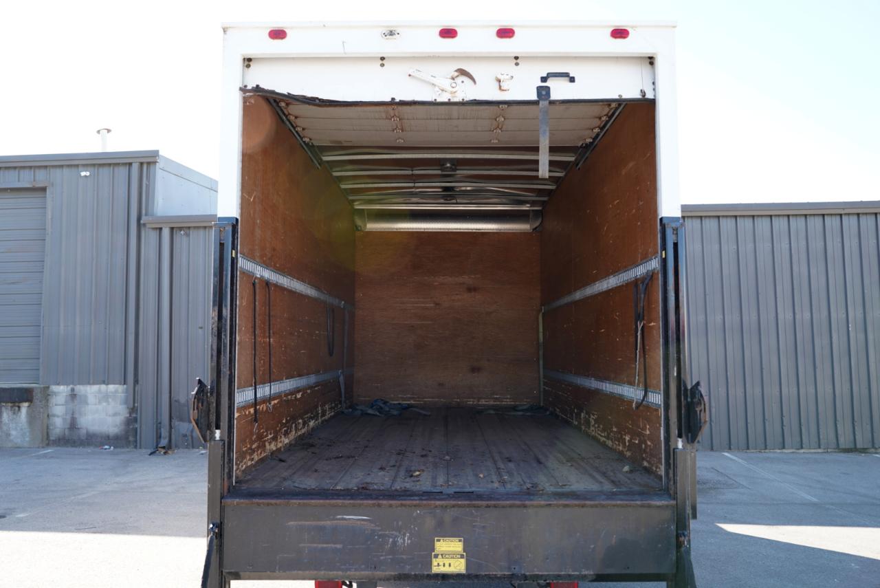 Ford Super Duty F-550 DRW 2WD Crew Cab 200" WB 84" CA XL 2011