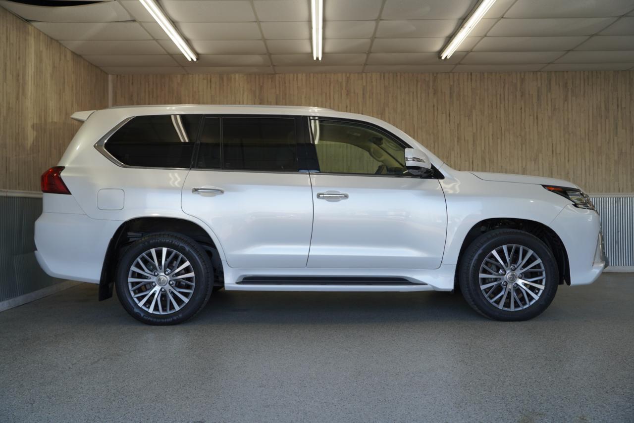 Lexus LX LX  570 Two Row 4WD 2019