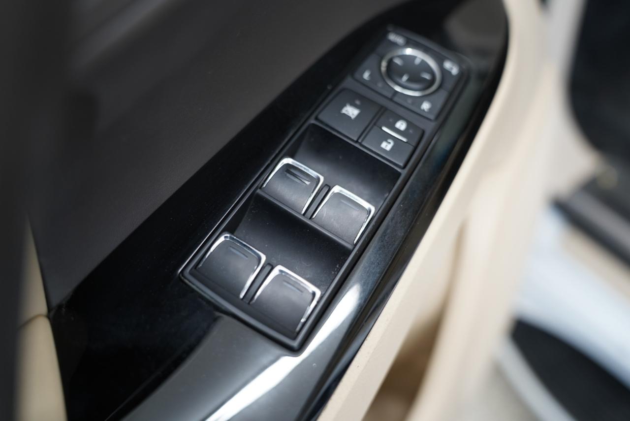 Lexus LX LX  570 Two Row 4WD 2019