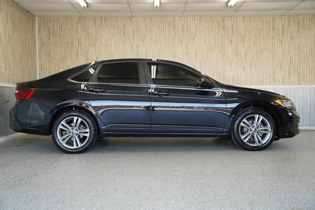 Volkswagen Jetta SE Auto 2024