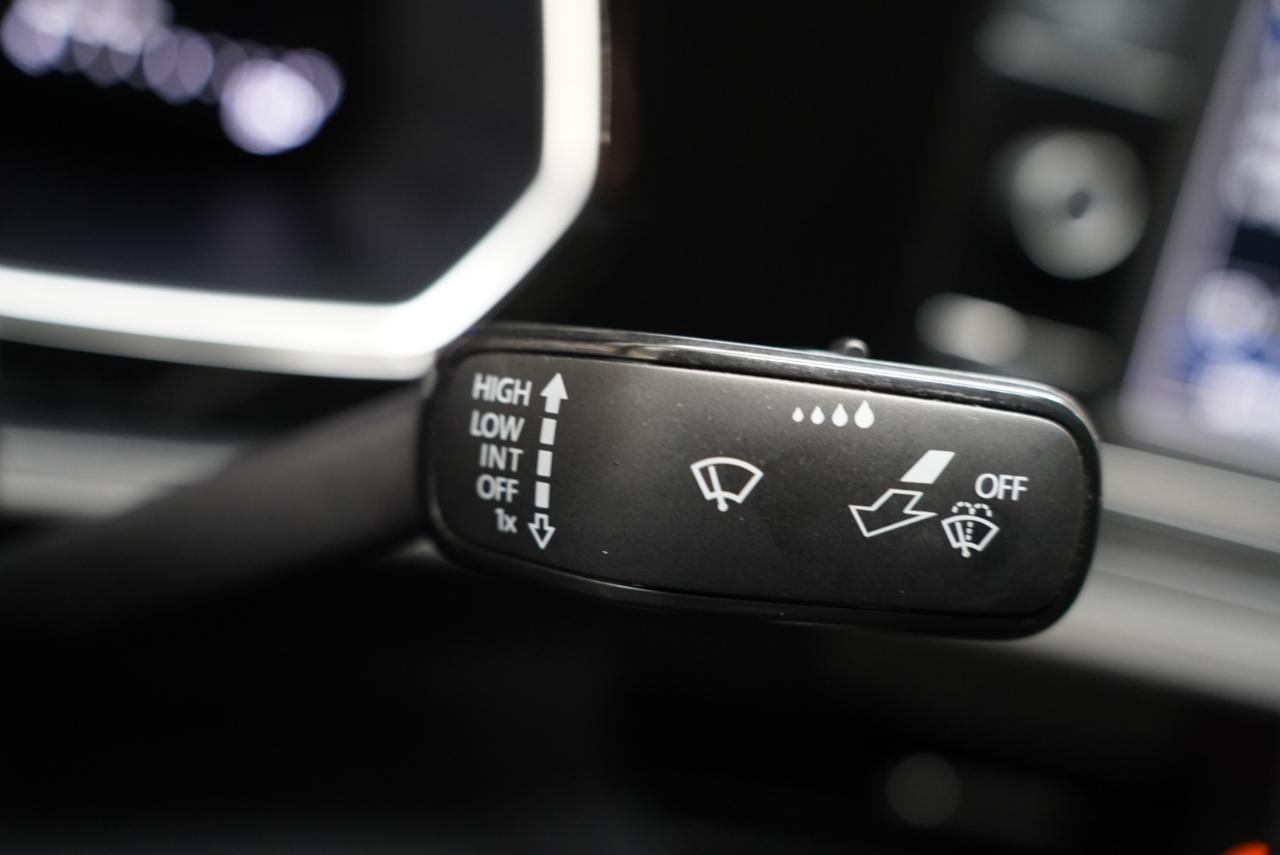 Volkswagen Jetta SE Auto 2024