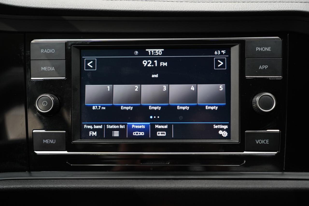 Volkswagen Jetta SE Auto 2024