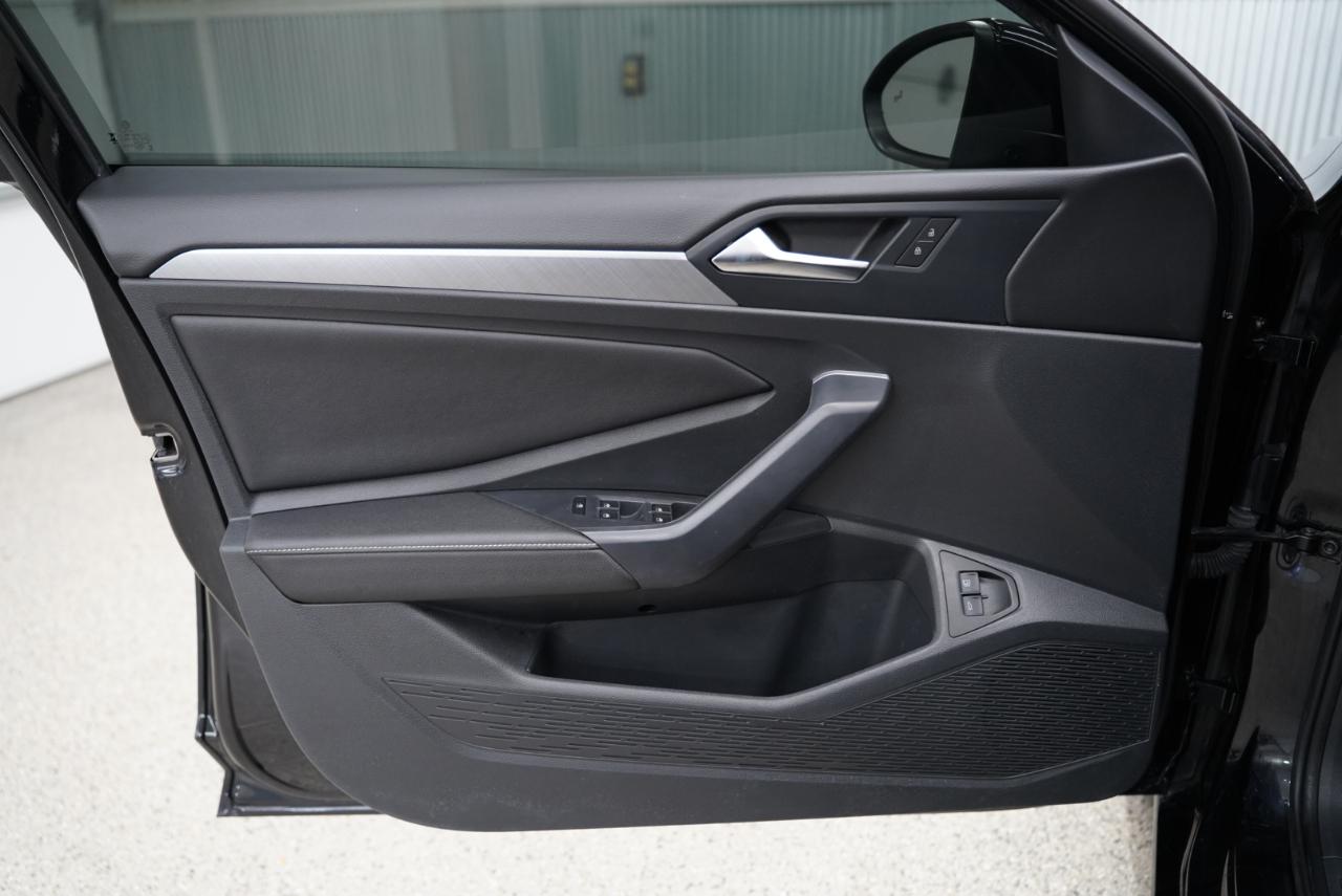 Volkswagen Jetta SE Auto 2024