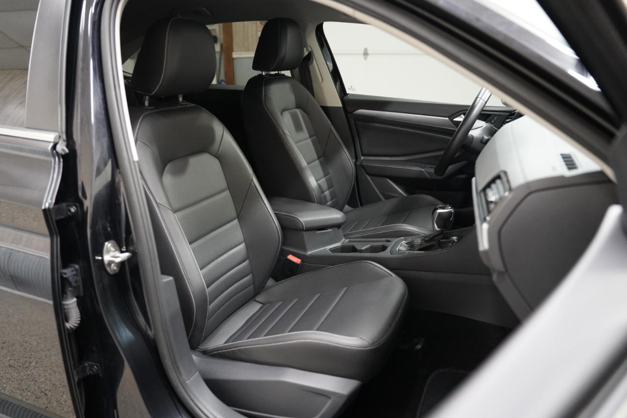 Volkswagen Jetta SE Auto 2024