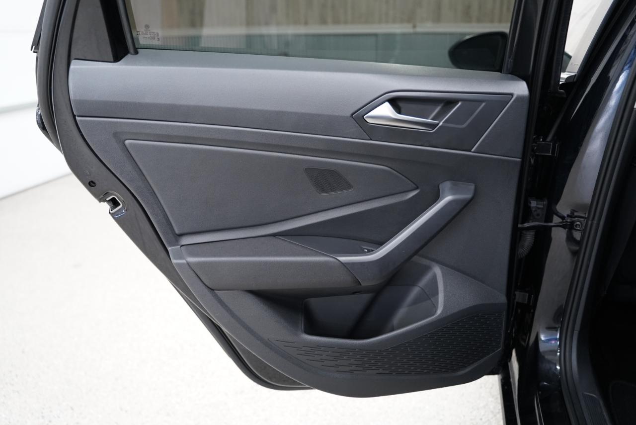 Volkswagen Jetta SE Auto 2024