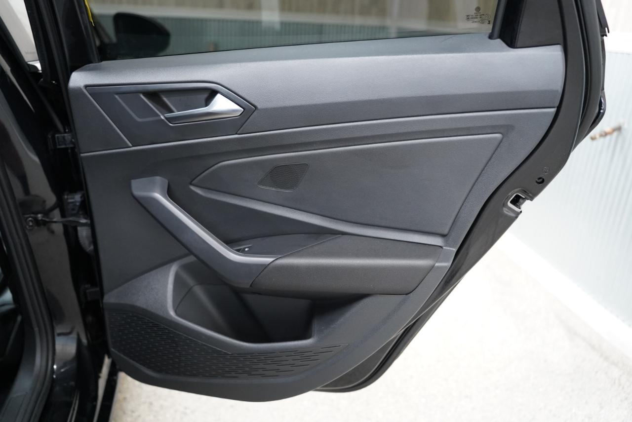 Volkswagen Jetta SE Auto 2024