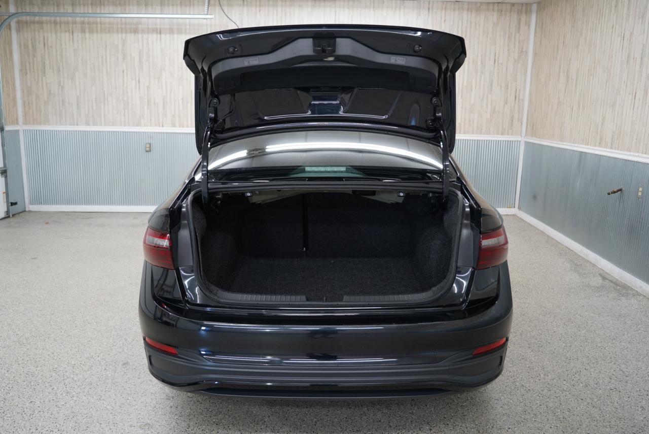 Volkswagen Jetta SE Auto 2024