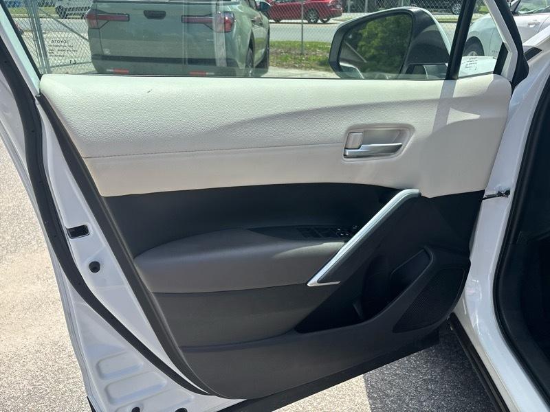 Toyota Corolla Cross XLE 2WD (Natl) 2024