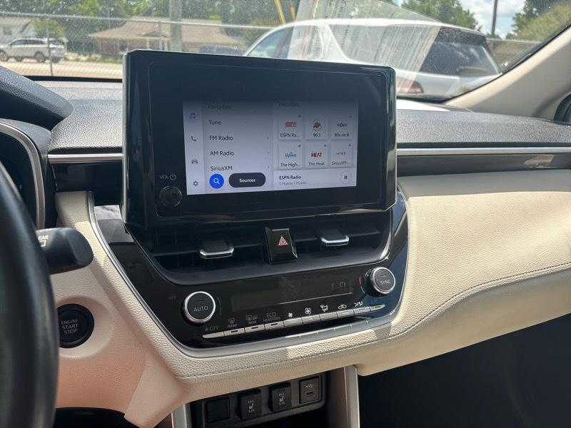 Toyota Corolla Cross XLE 2WD (Natl) 2024