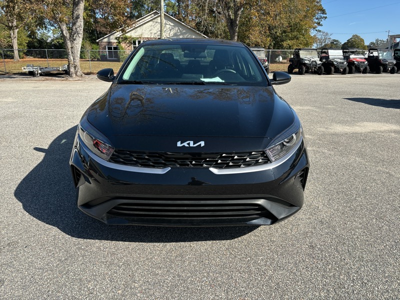 2024 Kia Forte LXS photo 3
