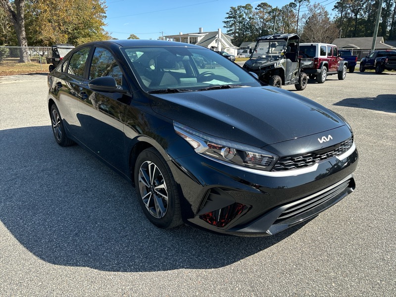 2024 Kia Forte LXS photo 4