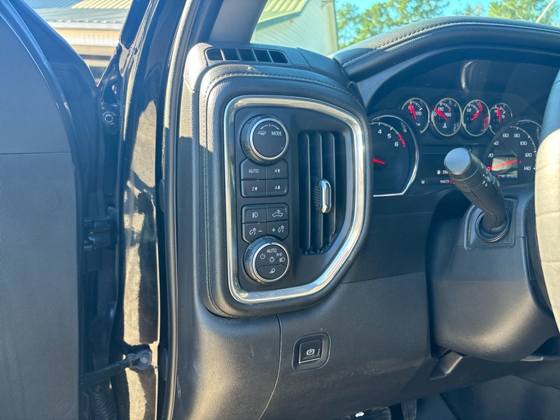 Chevrolet Silverado 1500 4WD Crew Cab 147" LTZ 2021 Chevrolet Silverado 1500 4WD Crew Cab 147" LTZ 2021