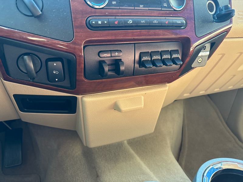 Ford Super Duty F-250 SRW 4WD Crew Cab 156" King Ranch 2010