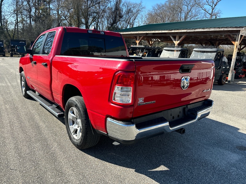 RAM 1500 Big Horn 4x4 Quad Cab 6'4" Box 2023