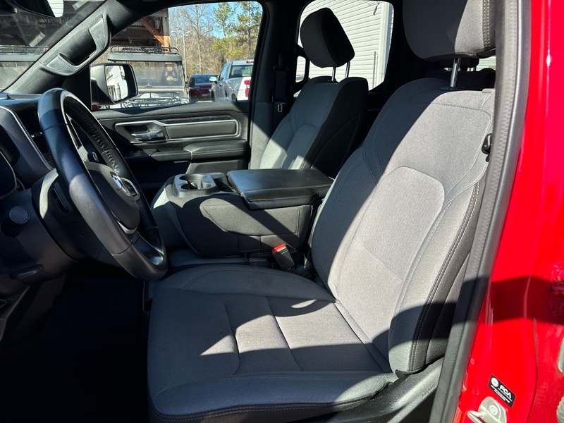 RAM 1500 Big Horn 4x4 Quad Cab 6'4" Box 2023