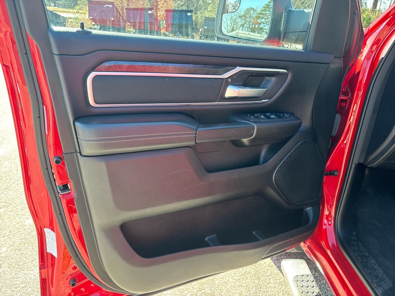 RAM 1500 Big Horn 4x4 Quad Cab 6'4" Box 2023