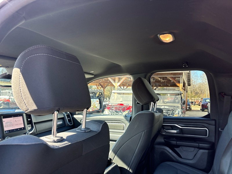 RAM 1500 Big Horn 4x4 Quad Cab 6'4" Box 2023