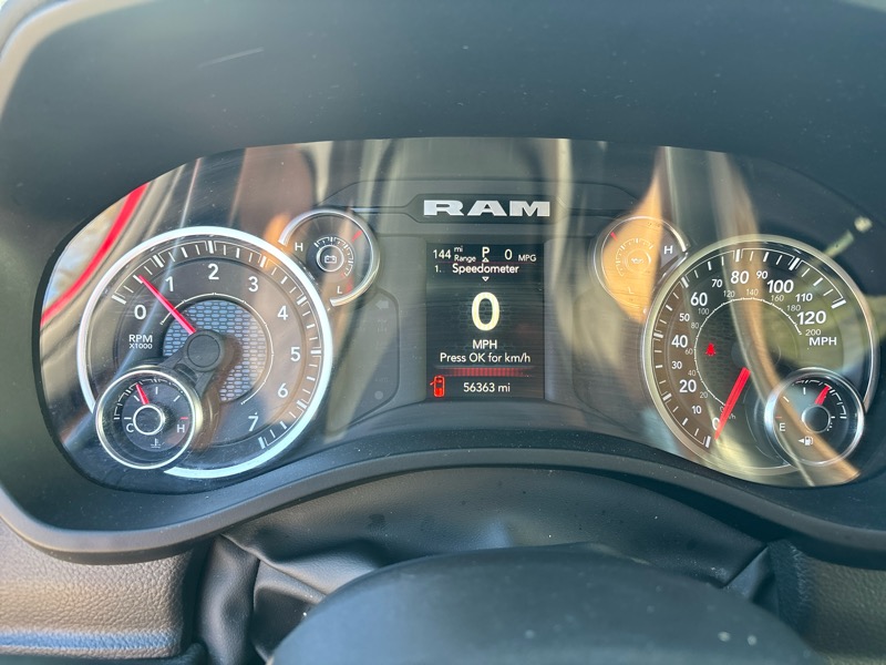 RAM 1500 Big Horn 4x4 Quad Cab 6'4" Box 2023