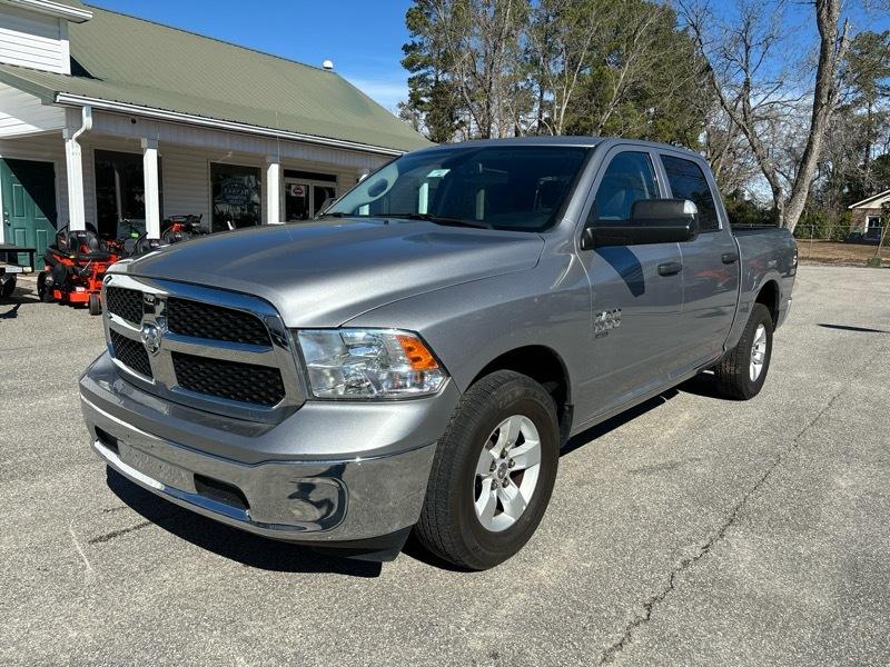 RAM 1500 Classic SLT 4x2 Crew Cab 5'7" Box 2023