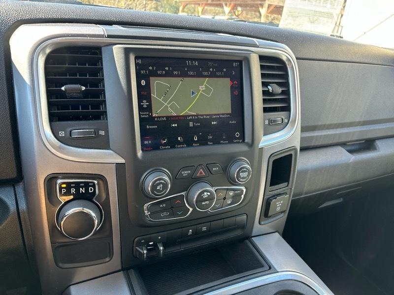 RAM 1500 Classic SLT 4x2 Crew Cab 5'7" Box 2023