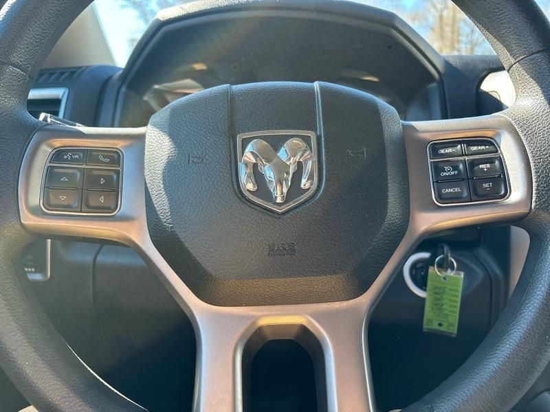 RAM 1500 Classic SLT 4x2 Crew Cab 5'7" Box 2023