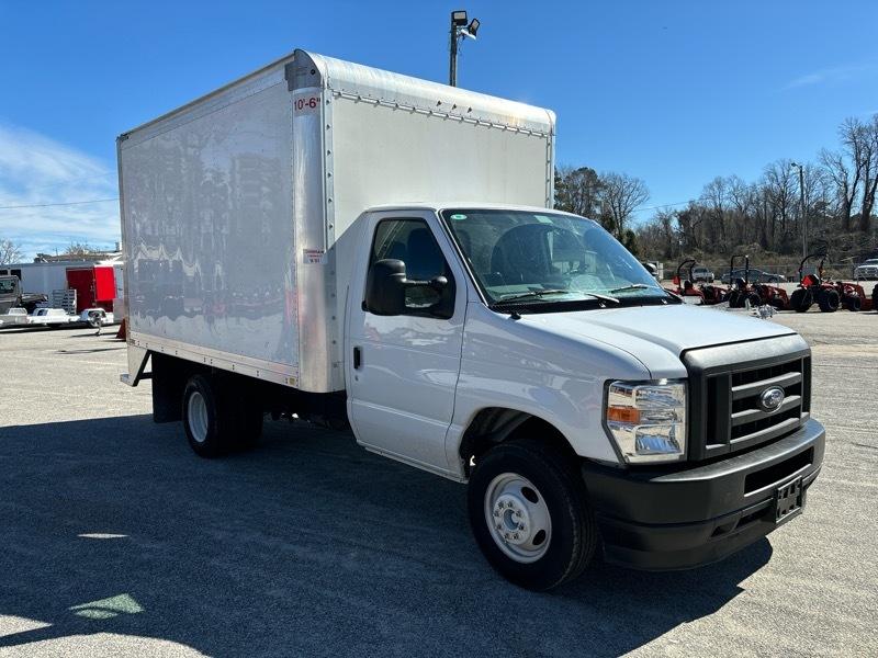 Ford E-Series Cutaway E-350 SRW 138" WB 2024