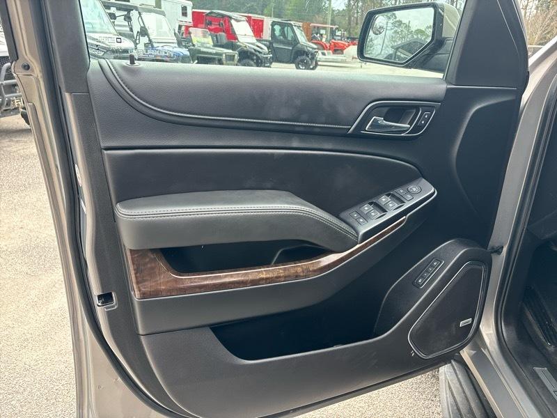 Chevrolet Suburban 4WD 4dr 1500 LT 2018