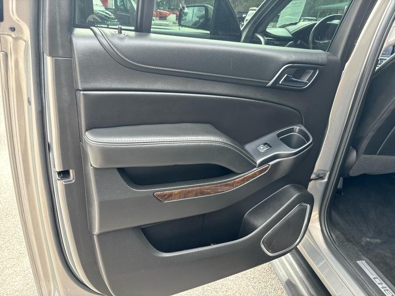 Chevrolet Suburban 4WD 4dr 1500 LT 2018