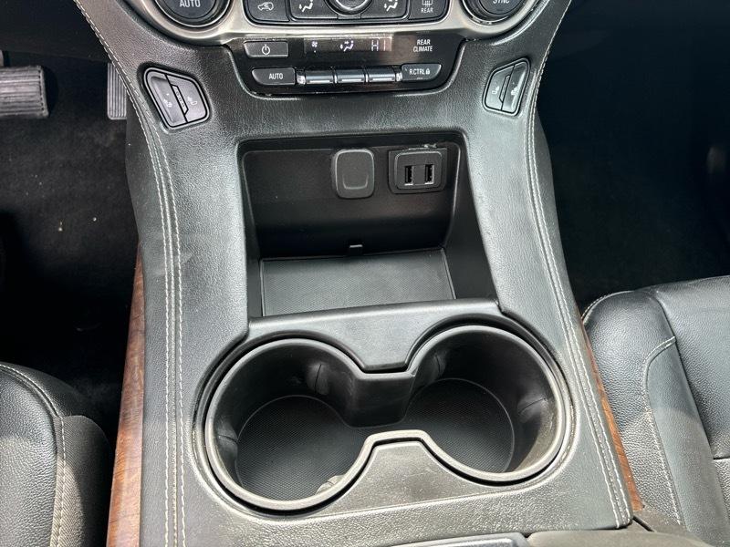 Chevrolet Suburban 4WD 4dr 1500 LT 2018