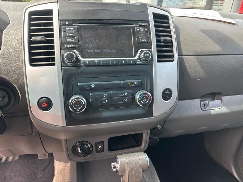 Nissan Frontier 4WD Crew Cab SWB Auto PRO-4X 2015