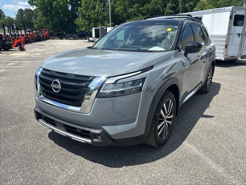 Nissan Pathfinder Platinum 2WD 2022