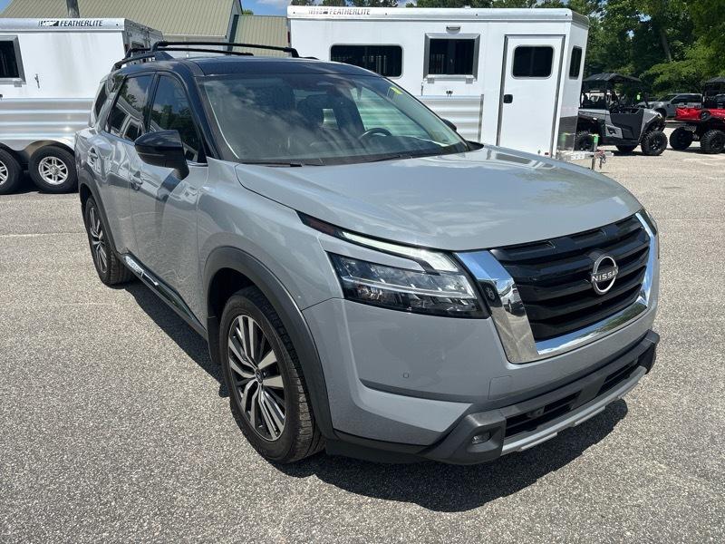 Nissan Pathfinder Platinum 2WD 2022