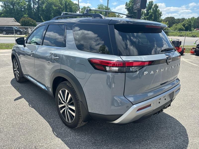 Nissan Pathfinder Platinum 2WD 2022