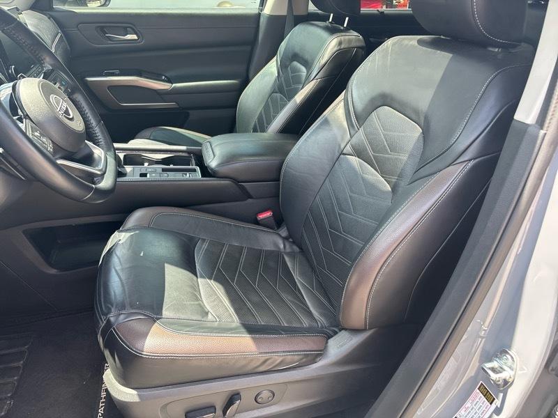 Nissan Pathfinder Platinum 2WD 2022