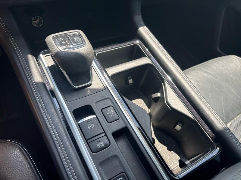 Nissan Pathfinder Platinum 2WD 2022