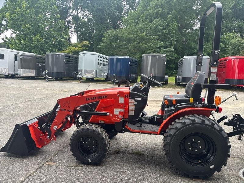 Bad Boy Tractors 1025H with Loader  2026