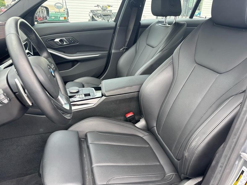 BMW 3 Series 330i Sedan 2024