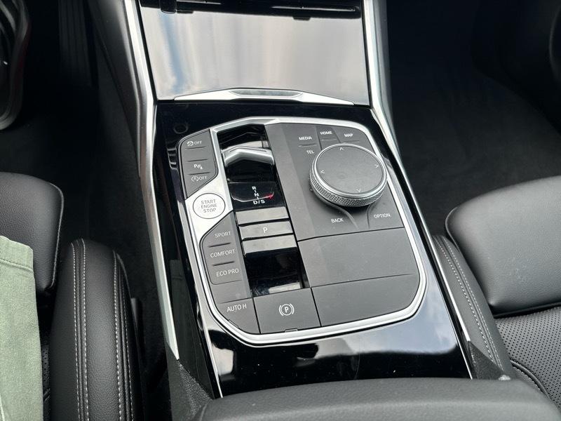 BMW 3 Series 330i Sedan 2024