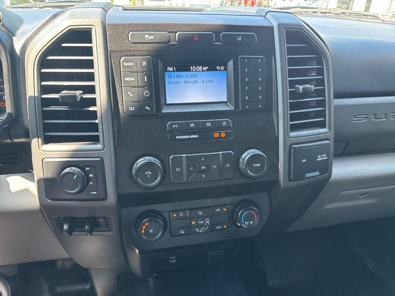 Ford Super Duty F-350 DRW XL 4WD Crew Cab 179" WB 60" CA 2021