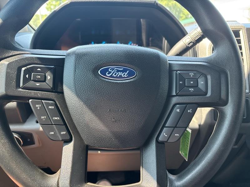 Ford Super Duty F-350 DRW XL 4WD Crew Cab 179" WB 60" CA 2021