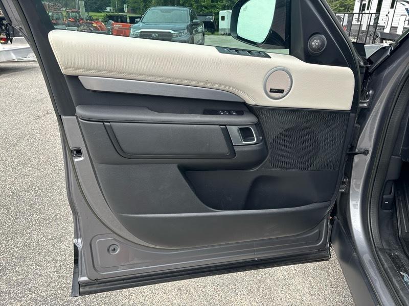Land Rover Discovery P300 S R-Dynamic 2023