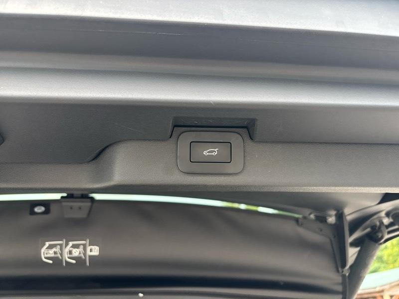 Land Rover Discovery P300 S R-Dynamic 2023