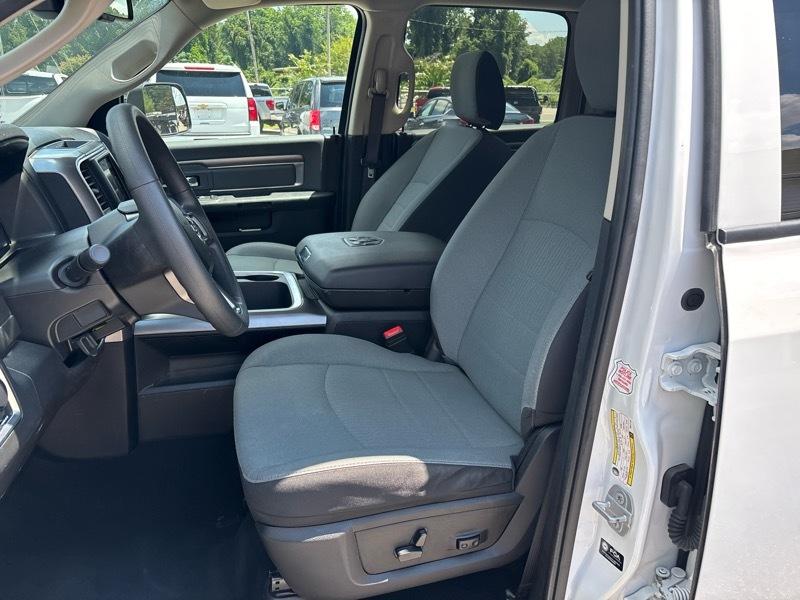 RAM 1500 Classic SLT 4x4 Crew Cab 5'7" Box 2023